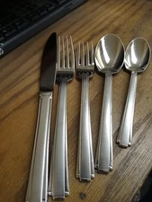 Oneida USA Stainless Satin Etage 5 Piece Place Setting(s)         POB2