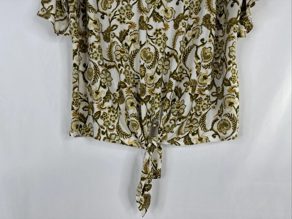 Top con corbata frontal Cocomo para mujer talla grande 2X campana floral manga corta elástico Foto 4 de 4