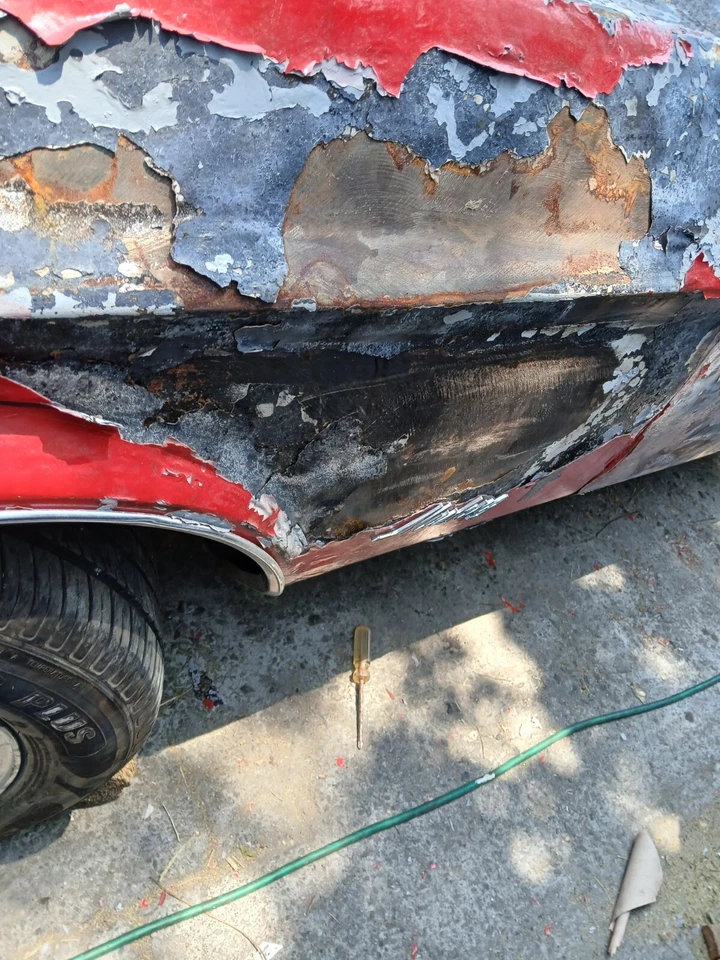 71 Mustang Driver Front Fender has fire damage at rear no shipping - Image 4 of 4
