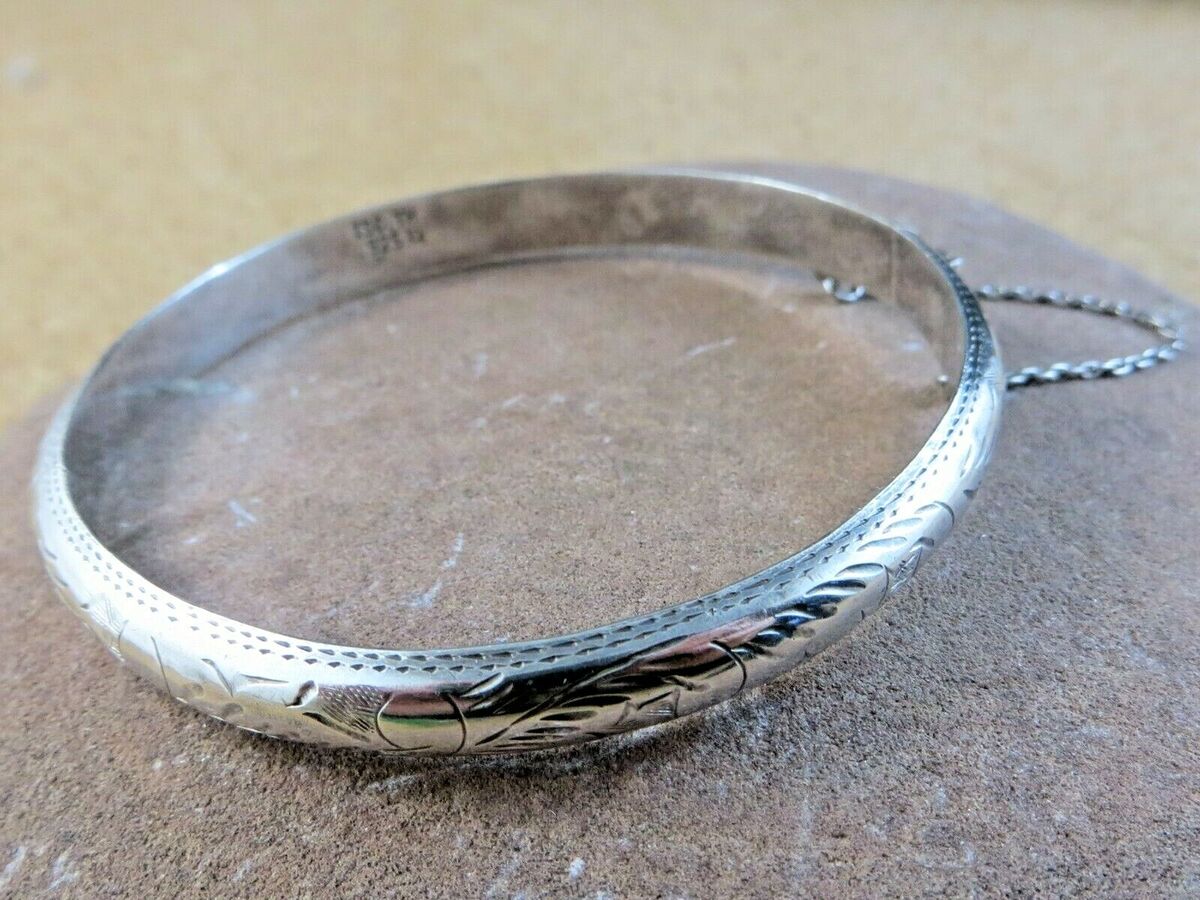 925 Silver Hammered Bangle - 8mm 925 Silver Hammered Bangle - 8mm