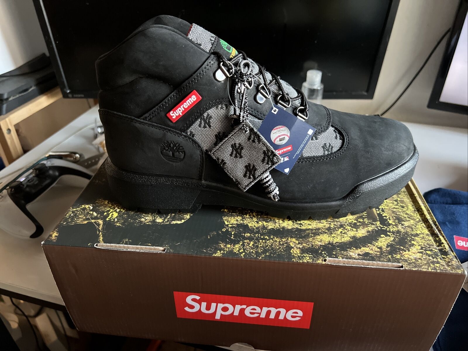 Supreme x Timberland x New York Yankees Mens 13 Field Boot Shoe Waterproof  for sale online