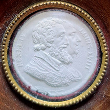 RARE WAFFLE PAPER BAS-RELIEF PORTRAITS OF Henry IV and Louis XVIII EARLY 19th century