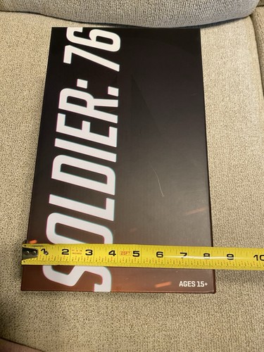 BLIZZARD OVERWATCH LIMITED COLLECTOR'S EDITION SOLDIER 76 STATUE SET - Picture 8 of 9
