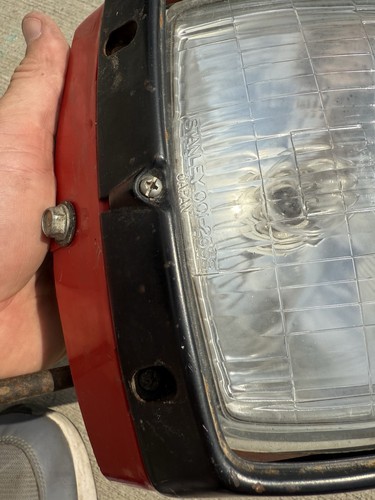 1984 Honda Atc 125M Headlight Assembly 318 - Picture 10 of 11