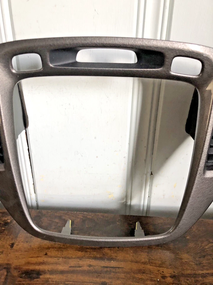 2001-2007 TOYOTA HIGHLANDER Center Radio Bezel Dark Gray Silver Dash Trim OEM - Изображение 4 из 4
