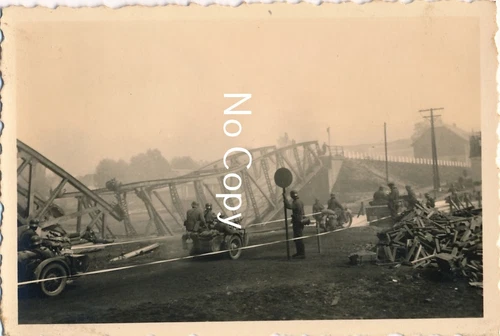 Photo WW2 Military: Poland Skalbmierz Wehrmacht Transition Over Bridge 1939 X242