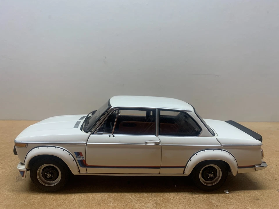 KYOSHO BMW 2002 TURBO 1/18 EN BOITE AR D10 - Photo 3/4