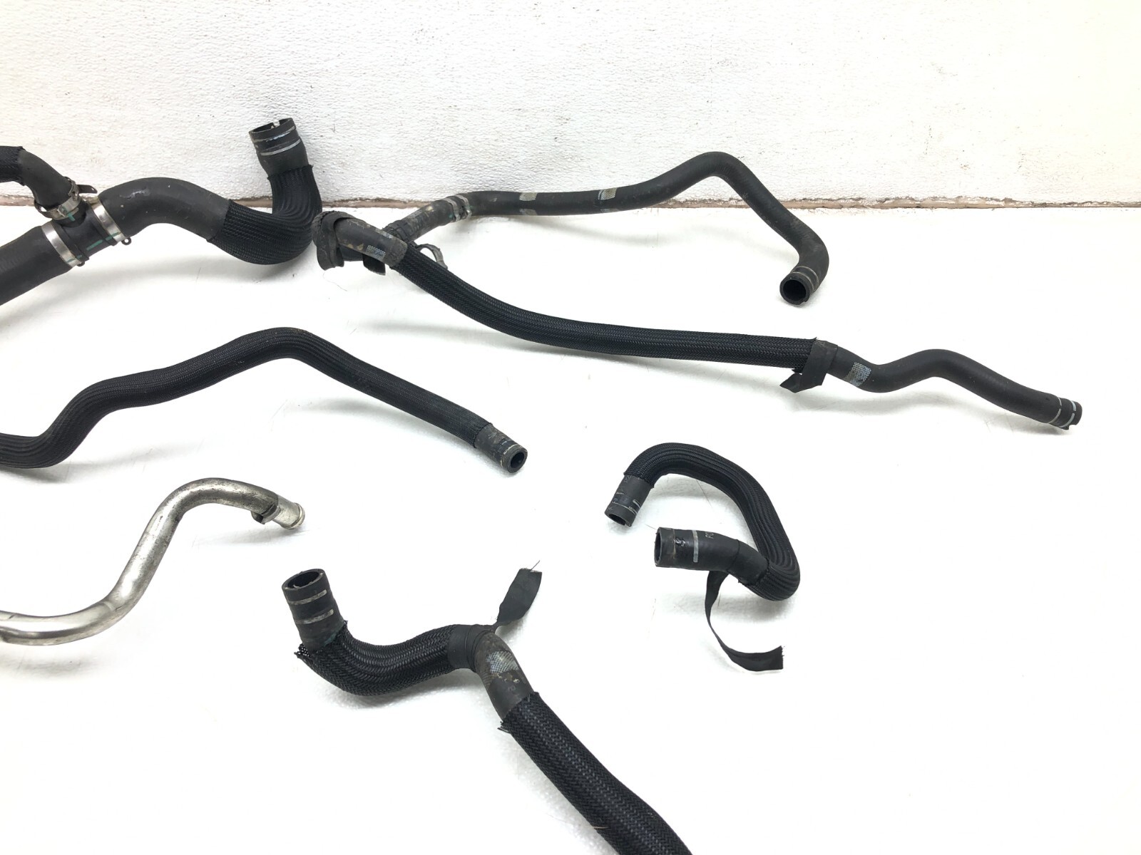 2014-2019 MASERATI GHIBLI SQ4 ENGINE RADIATOR COOLANT HEAT WATER HOSE PIPE OEM.