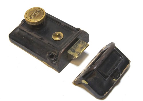 VINTAGE YALE DEADBOLT SLIDE LATCH LOCK WITH RECEIVER - Picture 2 of 6