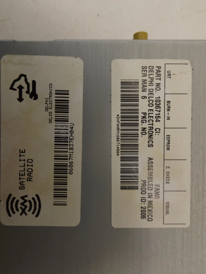 Módulo de antena de radio Cadillac SRX 2004-2009 con soporte usado OEM 10367164 Foto 4 de 4