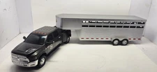 TOY CAR Big Country Farms Toys 3500 Ram Mega Cab + Dutton Ranch Horse Trailer