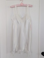 Linea Donatella Bridal Nightgown Lingerie Medium Pearls Sequins Satin Feminine