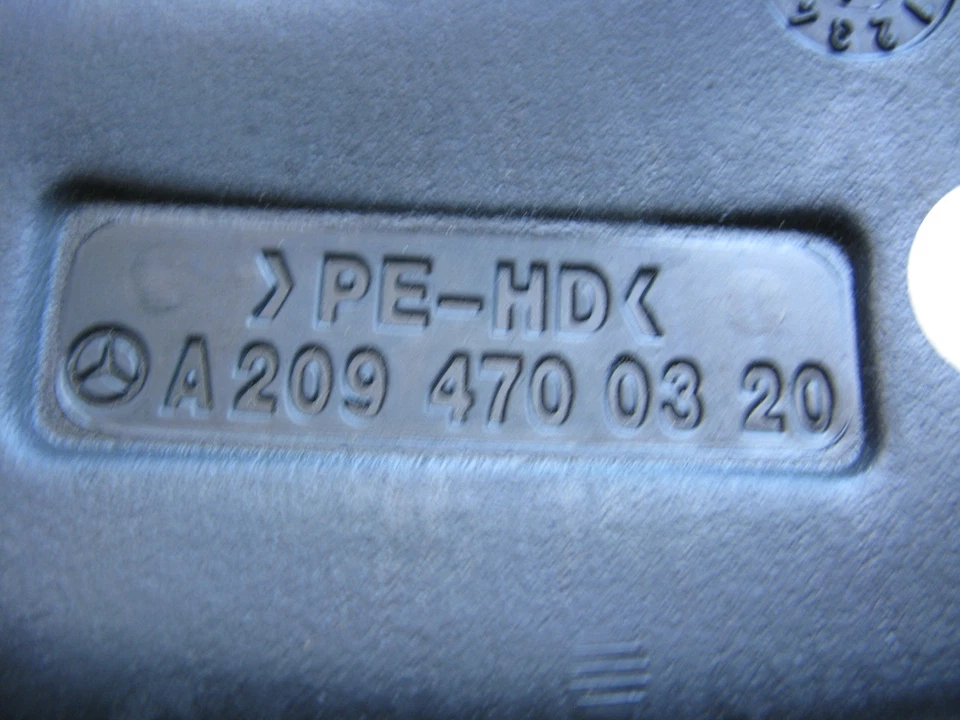 03-06 MERCEDES BENZ CLK320 CLK500 W209 TANQUE DE COMBUSTIBLE LLENADO CUELLO TUBO OEM Foto 4 de 4