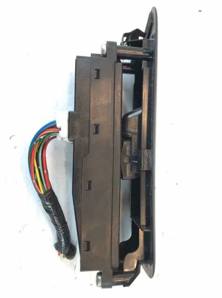 1998 Nissan Maxima Master Window Lock Control Panel Right Side P/N 25411 0L700 - Image 3 of 4