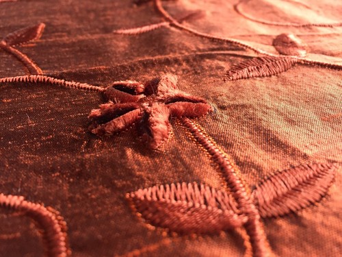 100% Pure Silk Dupioni Fabric 3D Embroideries 55” X 19”+ Christmas Holiday Deco - Picture 2 of 9