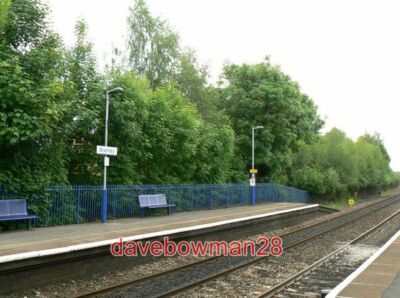 FOTO BRAMLEY BAHNHOF BAHNSTEIG FÜR RICHTUNG BASINGSTOKE. 2008