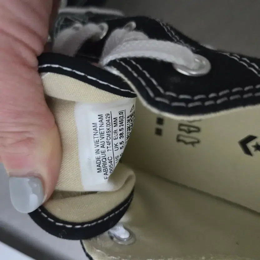 Converse Canvas Low-Top Sneakers Black, Size Unknown thumbnail 2