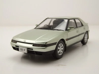 Mazda 323 F RHD 1989 hellgrün metallic Modellauto 1:24 Whitebox