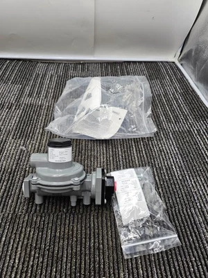 Fisher R232A-BBF Compact Integral 2-Stage Regulator