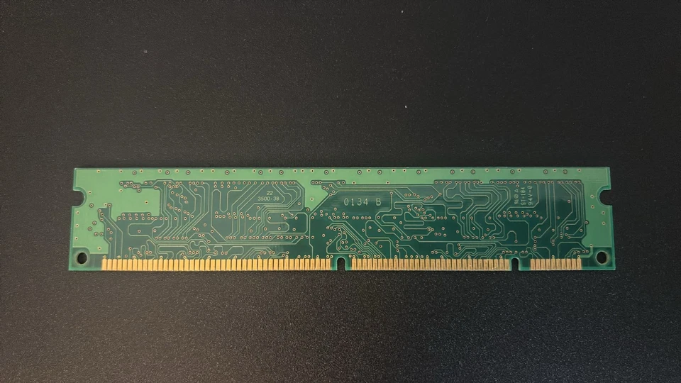Micron 64MB SDRAM PC133U CL3 168-Pin DIMM MT4LSDT864AG-133B1 Memory Tested - Image 2 of 2
