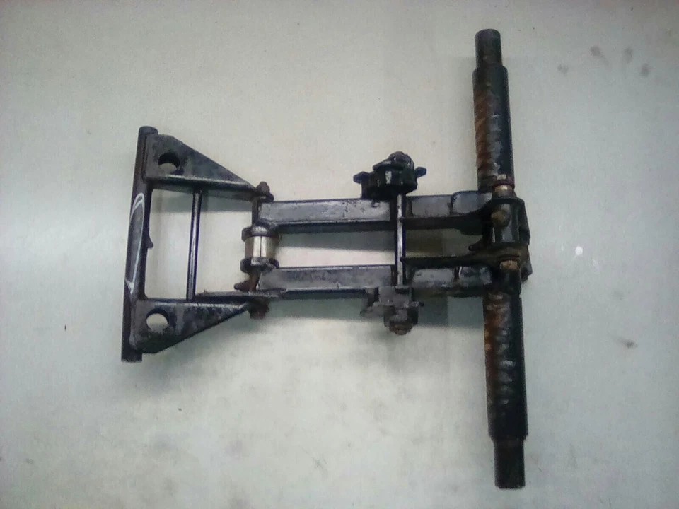 Ski-Doo MXZ 670 HO 1999 suspensión trasera brazo de par trasero, cuadro de pivote 98 99? Foto 3 de 4