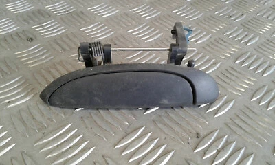 Poignée porte extérieure arrière gauche - RENAULT Clio II (2) - Réf : 7700426086 - Photo 1/4