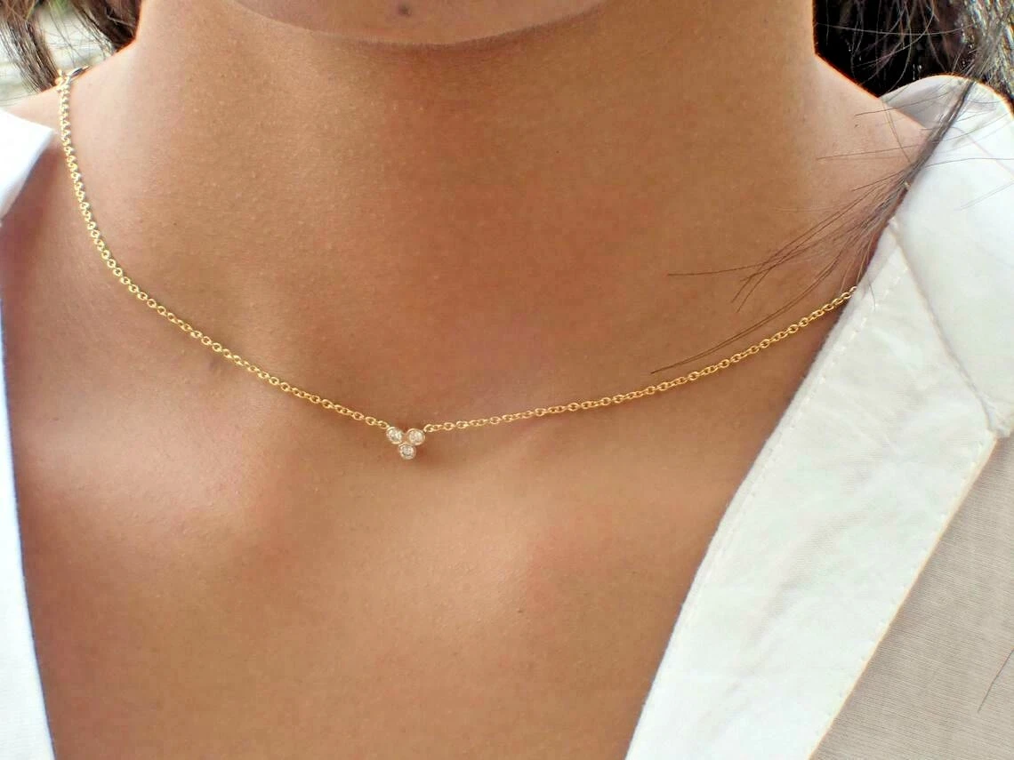 Yellow gold dainty necklace deals