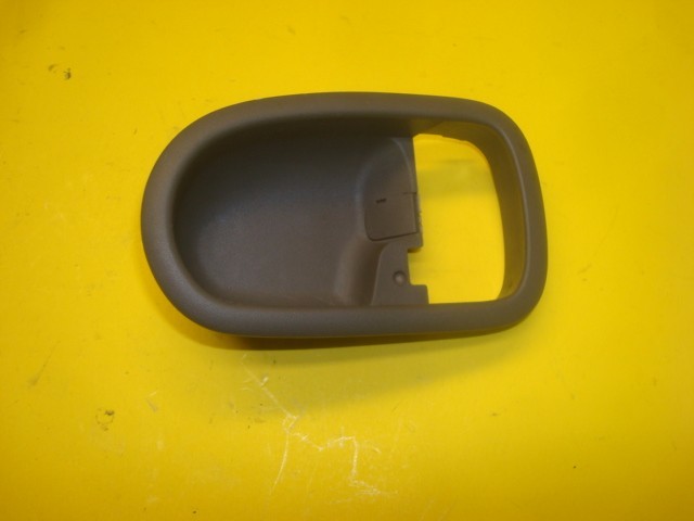 00 01 02 MAZDA 626 INNER INTERIOR PASSENGER RIGHT FRONT DOOR