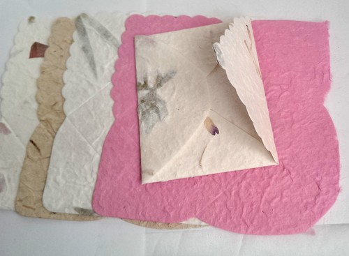 10 x GIFT TAGS WITH MINI ENVELOPES ** Embedded Flow** ECS03 / Birthday/Weddings - Picture 9 of 9