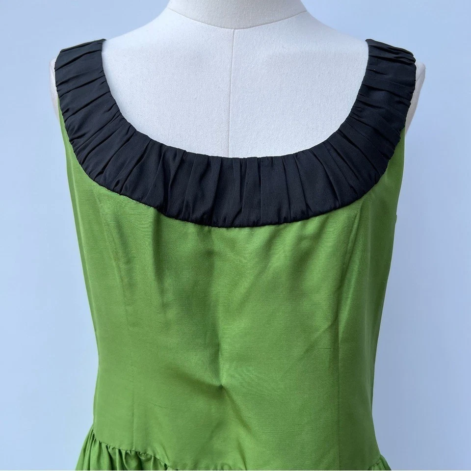 Vestido verde sin mangas acampanado y ajustado a rayas de seda Kensie talla M Foto 4 de 4