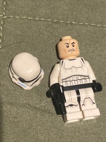 LEGO Star Wars: Stormtrooper Minifigure sw0585 set 75055 Dark Blue Helmet Vents
