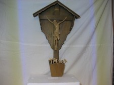 Handgeschnitzter Kruzifix