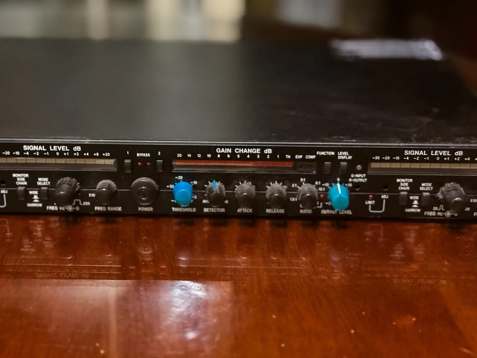 Urei La-22 Vintage Compressor/Limiter - Image 2 of 4