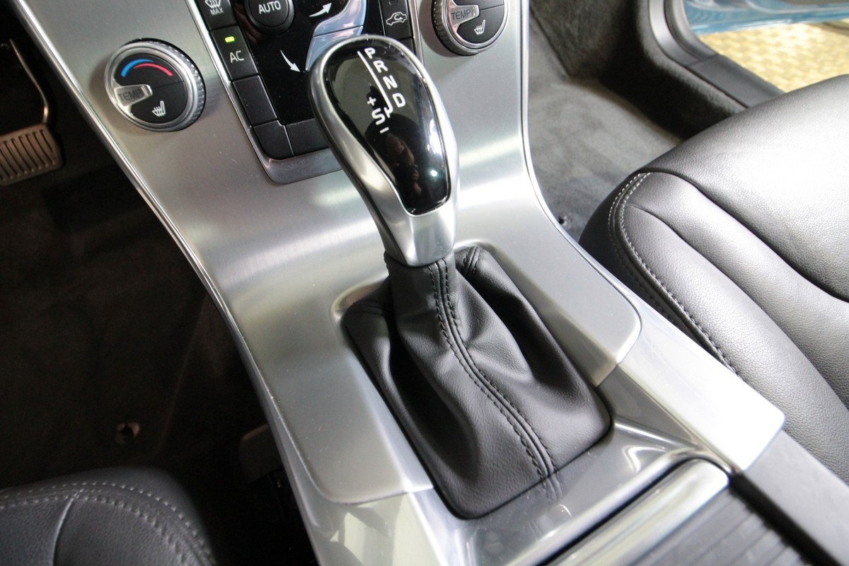 Volvo V60 2,0 D5 225 Momentum aut.