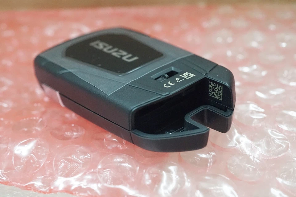 8-97828618-0 ISUZU D-MAX 2021 TRANSMITTER DOOR 2BUTTON - Image 4 of 4