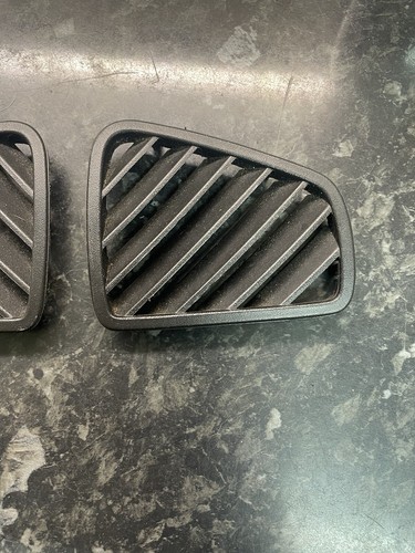 VAUXHALL ASTRA G MK4 TOP DASHBOARD AIR VENTS X2 LEFT & RIGHT 90560324 UEZ34 - Picture 3 of 4