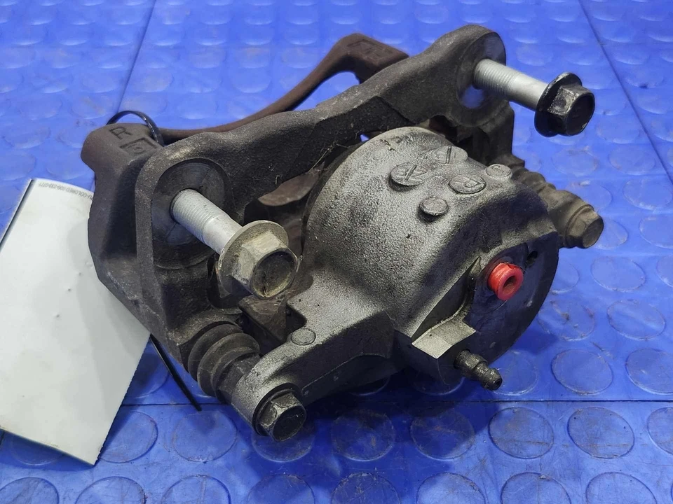 10-22 Toyota Prius Front Brake Caliper Assembly Right Passenger Side OEM - Image 4 of 4