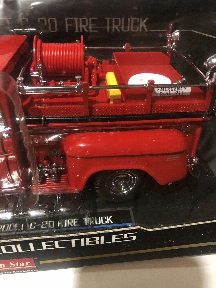 ミニカー SunStar 1965 CHEVROLET F I R E TRUCK s-l400.jpg