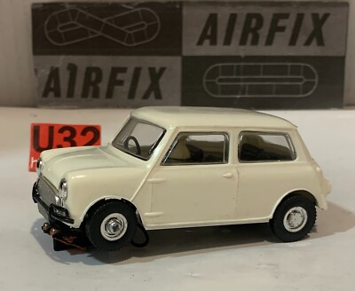 Slot Car MRRC 5165 Mini Cooper White With Bumpers