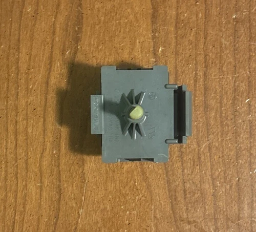 OEM Genuine Maytag Dryer Temperature Switch Assembly, Part #33001642