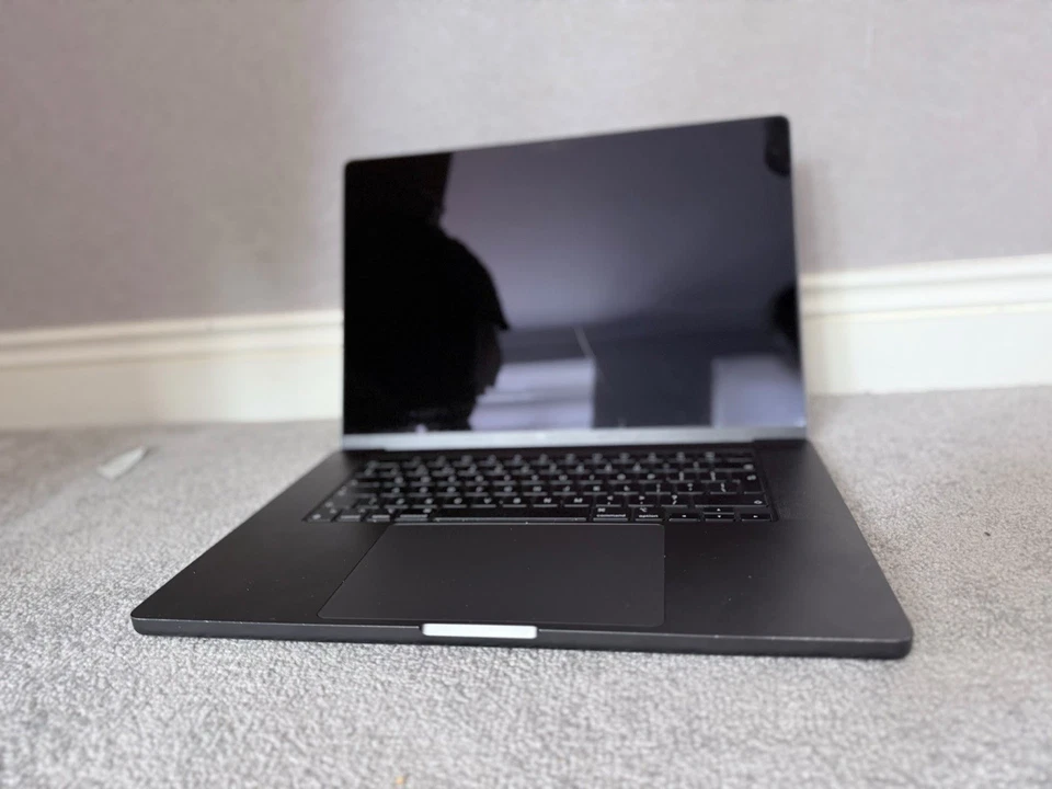 Apple MacBook Pro 16" M3 Max · 128GB · 8TB, photo 1 of 5