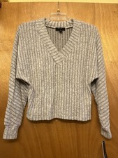 NWT BCX Women  s Gray V-Neck Lightweight Cropped Sweater Size Small