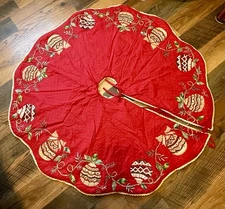 Tree Skirt Neiman Marcus 50” Round Red With Embroidery Beading W/gold Trim NWOT