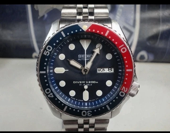 Seiko Diver Mechanical (Automatic) Wristwatches with 21 Jewels for