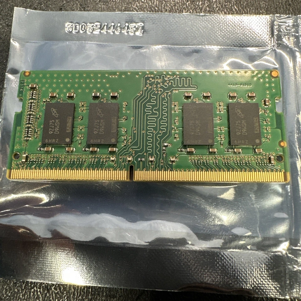 Memoria para computadora portátil Micron 8 GB DDR4 PC4-25600 1Rx8 SO-DIMM MTA8ATF1G64HZ-3G2J1 Foto 2 de 4