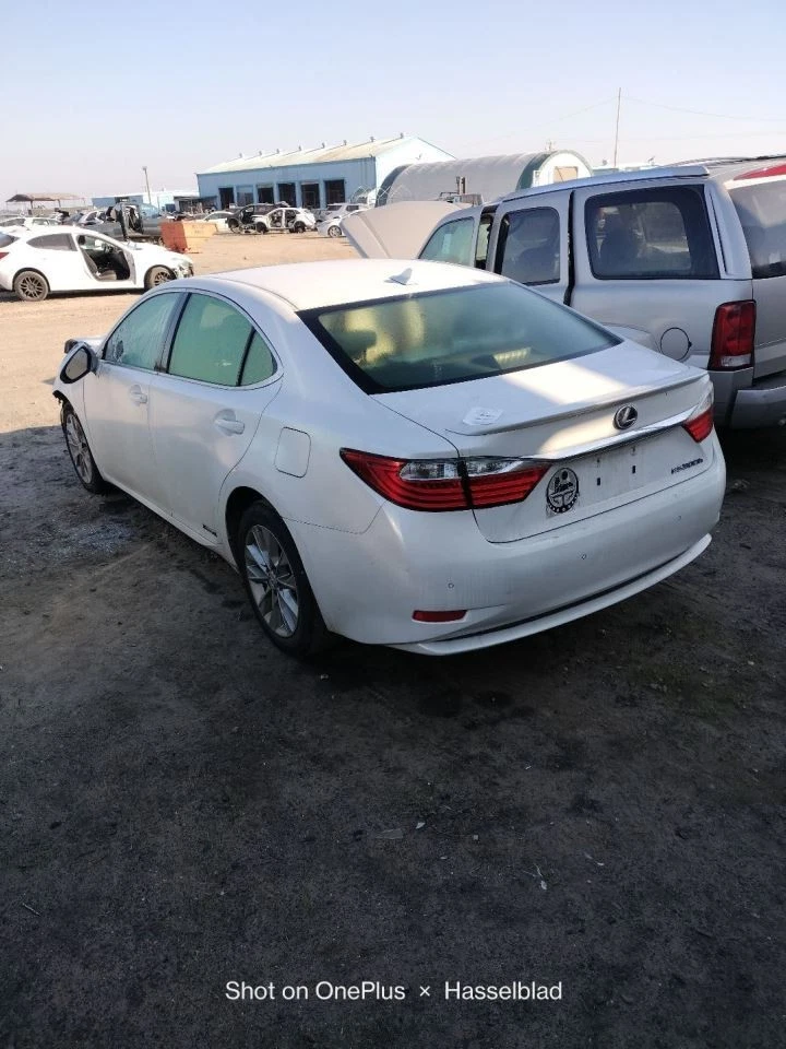 MÓDULO DE CONTROL CHASIS 2013-2018 LEXUS ES300H Foto 4 de 4