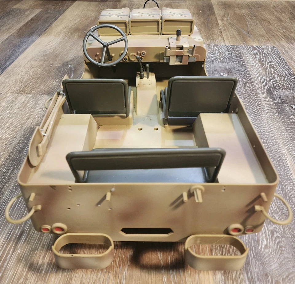 Formative International Soldiers of the World Desert Jeep 1:16 GI Joe 12" - Image 4 of 4