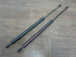 Original VW T4 Heckklappe Heck Klappe Dämpfer Lift 701829331S 3 Striche 2 Stück