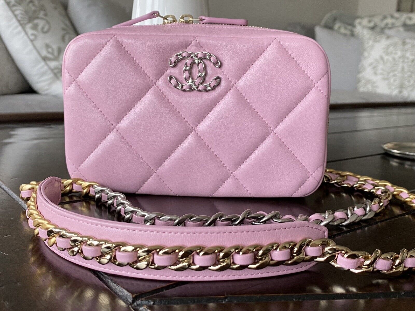 Gorgeous CHANEL Pink Lambskin Vanity Case Crossbody Bag Fancy Logo