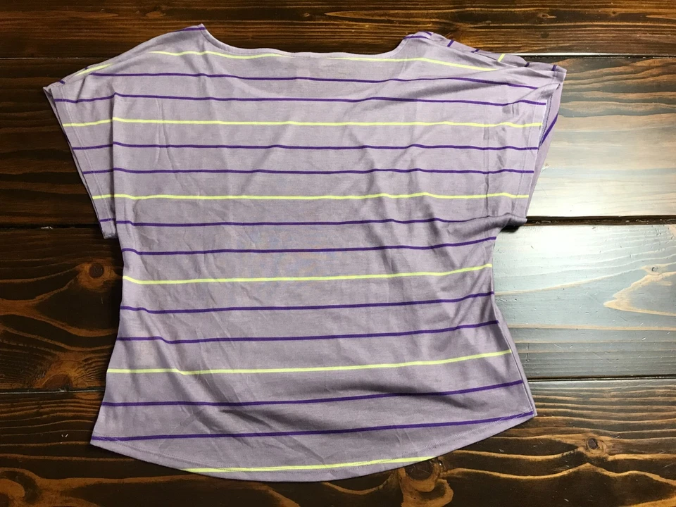 Camisa Decree, para mujer talla pequeña, morada, a rayas, manga corta Foto 2 de 4